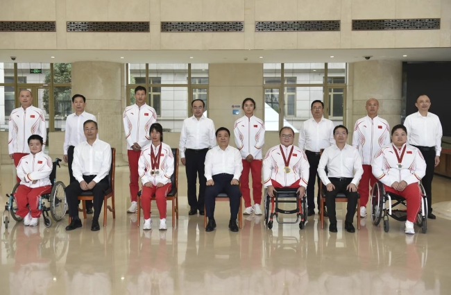 图为合影留念